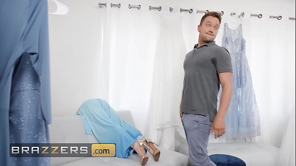 Play MP4 - Naughty Van Gets Caught By His Gf Alyx Star Cheating With Lily Lou & Soon After It Turns To A Wild 3some - BRAZZERS