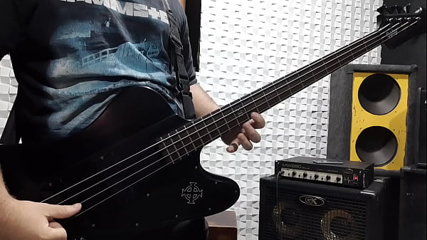 Tocando uma em casa