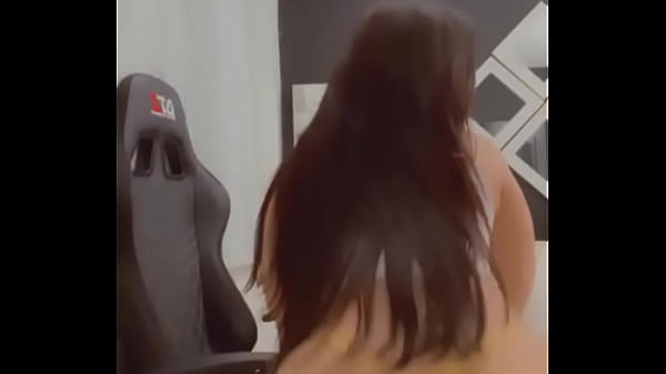 Elle twerk, et tu &eacute_jacule