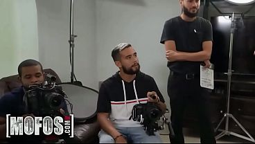 Mofos - Cecelia Taylor, Luna Luxe, Johnny Love, Luka Hardon - Sound Girl Gets Fucked thumbnail