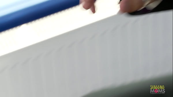 Play MP4 - Bald guy a busty MILF with his dick before screwing her