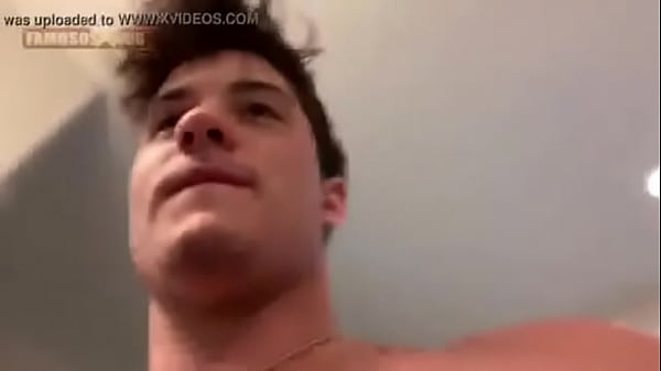 Play MP4 - Youtuber Se Pajea p2