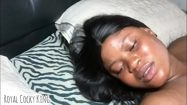 Play MP4 - Tall Lizzy getting massage in her pussy after a stressful day at work - Royal Cocky King