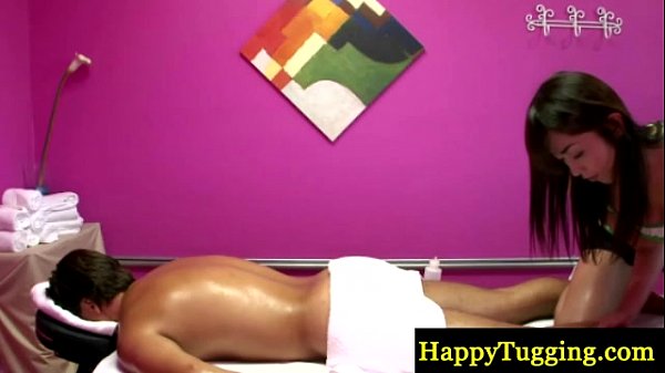 Play MP4 - Asian masseur rubs down horny client