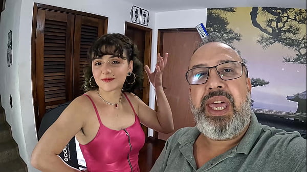 Play MP4 - Candy Kush por tr&aacute;s das c&acirc;meras na mans&atilde;o do Ted