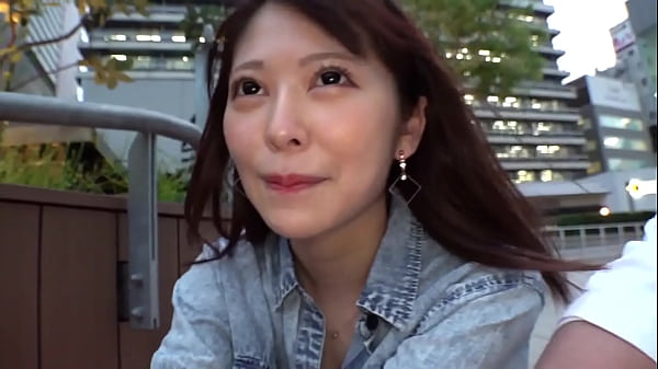 Part1 Snsにhな写真を上げているヤリマン女子にdmして、流れでそのままホテルでsexまでしちゃう企画です。今回の映え女子はhinaちゃん！私服から美脚の主張が激しい！超モデル体型の美人さんです「デカチンが好みです」と街ナカで大胆告白 thumbnail