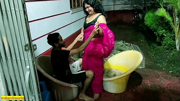 Desi Xxx Super-hot Beautiful Bhabhi Outdoor Sex!!! With Clear Audio thumbnail