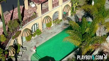 Nonton Pretty Petite Latina Model Babe Goes Nude Outdoor And Looks Stunning thumbnail