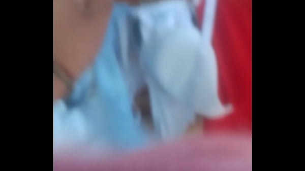 Me entro a la casa de vecina a robarlles las bragas 