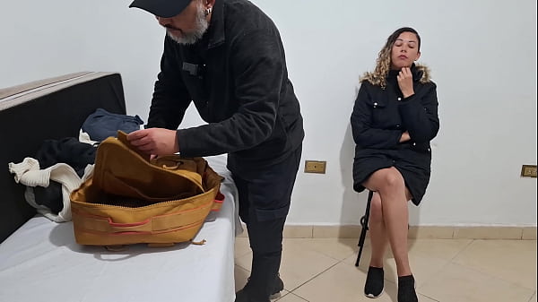 Nonton Girl Is Searched And Caught By Airport Security thumbnail