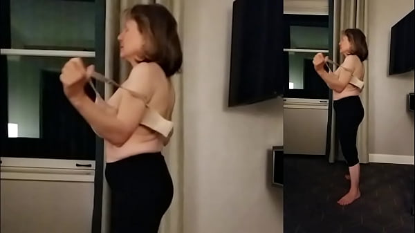 Play MP4 - is Curvy Busty and Naked