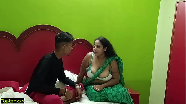 Hot Kamwali Bhabhi Fucking With Young Boy! With Hindi Audio thumbnail