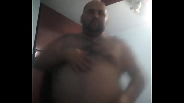 Mostrando Un Poco thumbnail