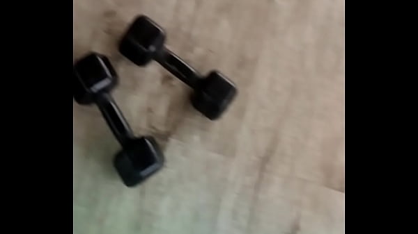 Gostosinha fazendo exerc&iacute;cio 