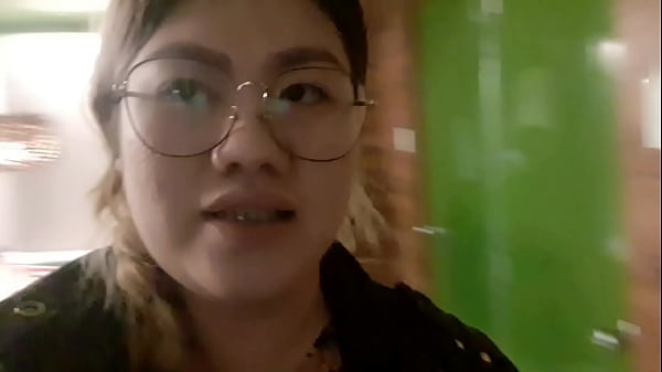 Play MP4 - Couple first cumshot