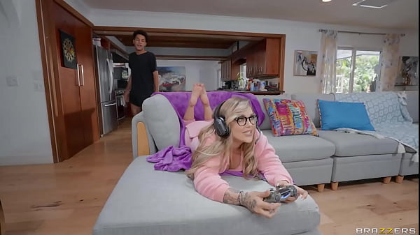 Gamer / Brazzers  /www.zzfull.com/hude 