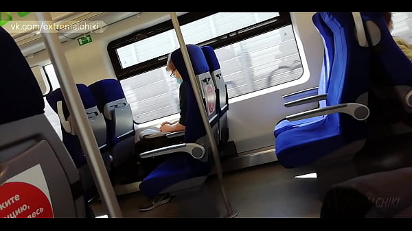 Play MP4 - Student wank in the train after clsses