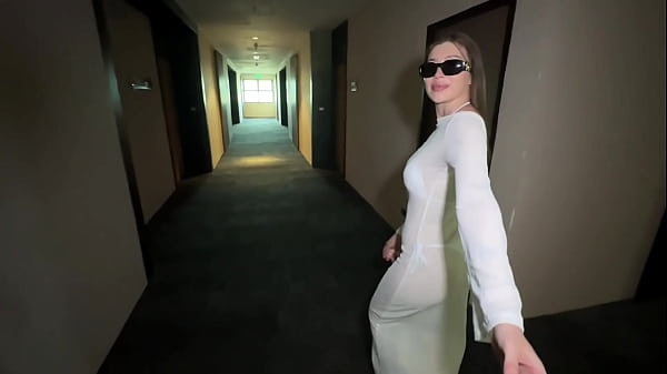 Beach hottie invites me to her hotel room for a wild night 