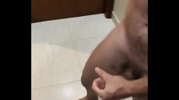 Gozando em frente ao espelho 