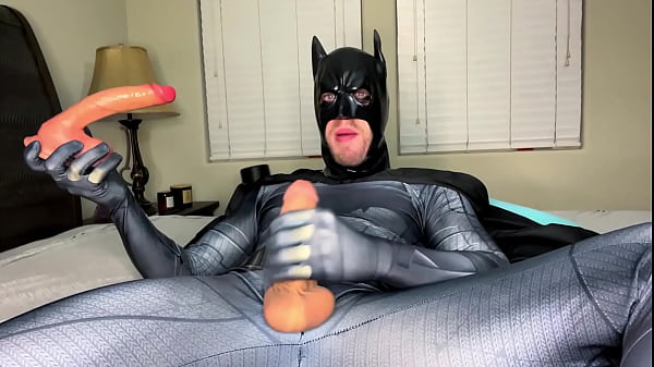 Horny Batman Gets Taken Advantage Of And Made To Suck Dick Until He Cums thumbnail