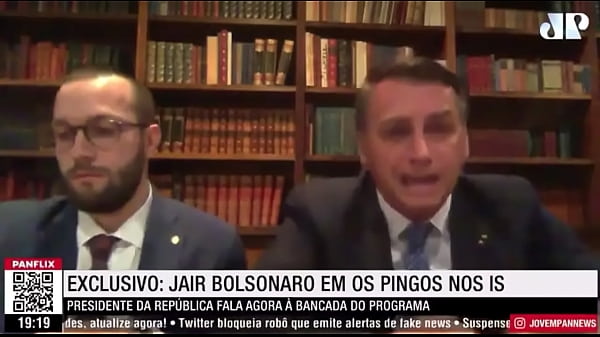 Bolsonaro botando no caneco do ministro do tse barroso 