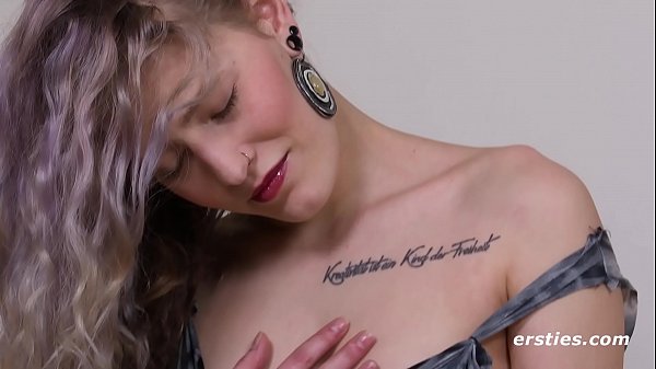 German babe experimenting solo on her sex swing