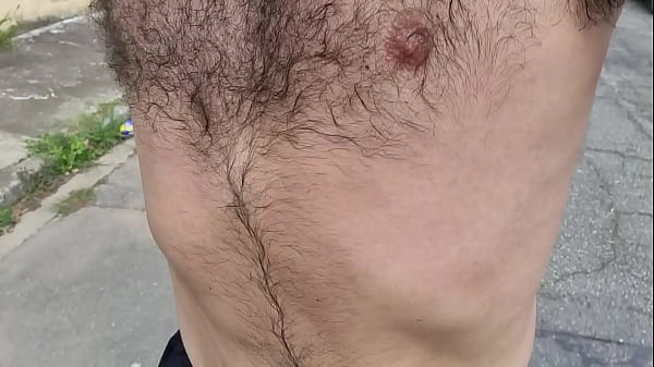 Play MP4 - Peludo safado treinando ao ar livre