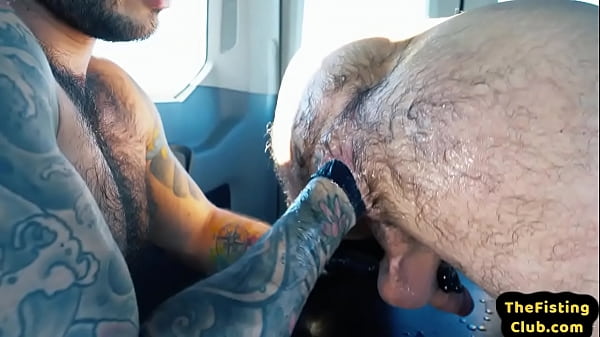 Play MP4 - Anal eaten hunk gets lubed and fisted during car ride