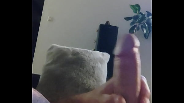 Branlette De P&acirc;ques Tranquille Sur Le Canap&eacute; thumbnail