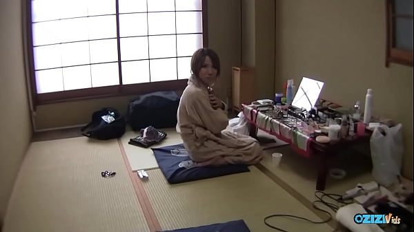 Nonton Fresly Out Of The Shower, Hottie Takes On A Tasty Fucking thumbnail