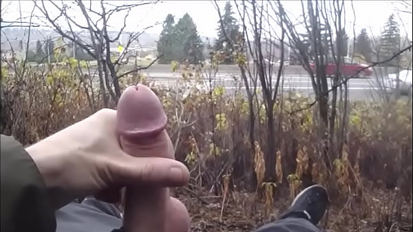 Play MP4 - outdoor jerking