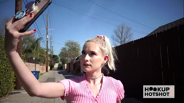 Horny cutie pie jessie saint hooks up with bryan gozzling