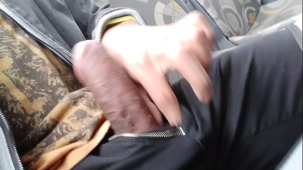 Play MP4 - Punheta no bus&atilde;o