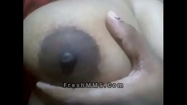 Play MP4 - Boobs pressing