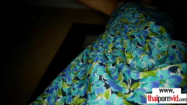 Petite amateur Thai teen bargirlNice pleasing a hard white cock