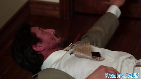 Young_beauty facialized by herstepdad