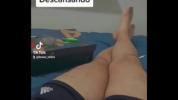 DESCANSANDO EN SHORTS