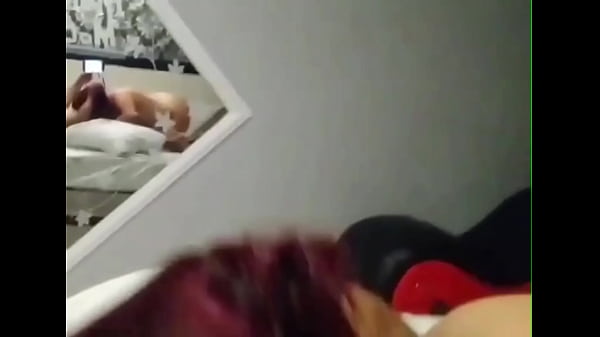 No motel, vizinha adora cair de boca no neg&atilde;o 