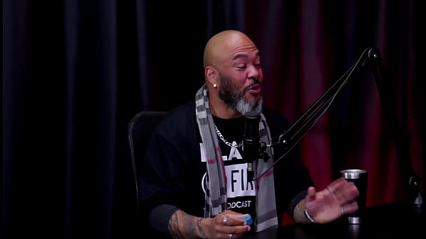 Gosta de homens fortes 30cm &eacute; o tamanho do pau que te satisfaz j&aacute; broxou e sobre dar o cu cintia lara watch sheer red 