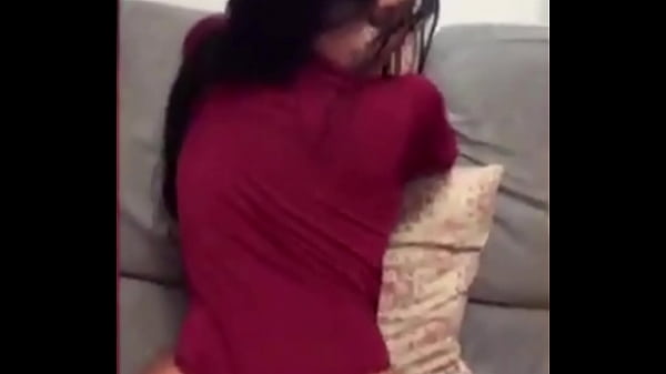 Gostosa leva tap&atilde;o na bunda insta cahfogg