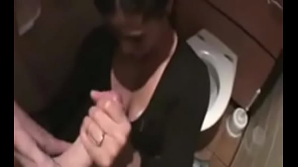 Play MP4 - PORCONA SI FA SBORRARE IN FACCIA - su camonmyvideos&period;com