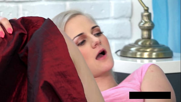 Nonton Dafne Waterfall Piss On Katy By Vipissy thumbnail