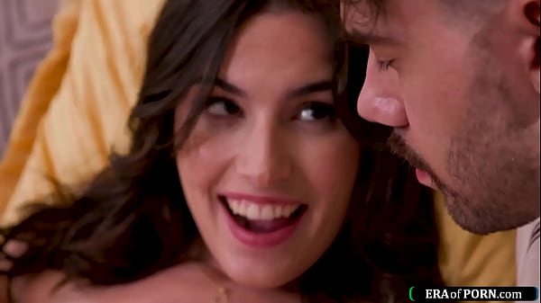 Play MP4 - Just put your finger in and make your petite stepsis squirt