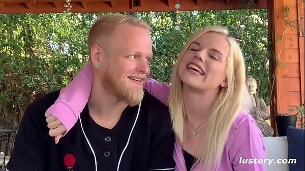 Play MP4 - Lustery Submission &num;594&colon; Nikki & Randy - Swipe Right