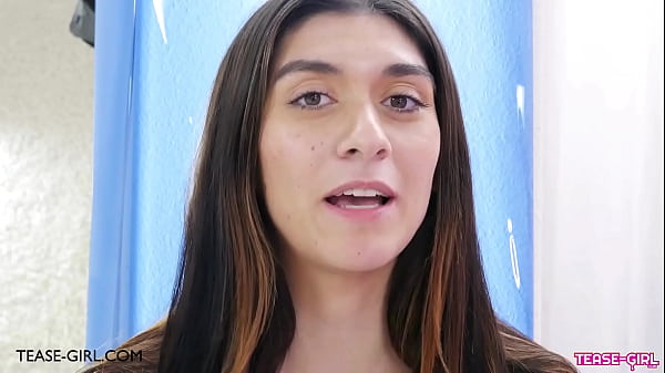 Charming Brunette_Star talks abouther first sex experience