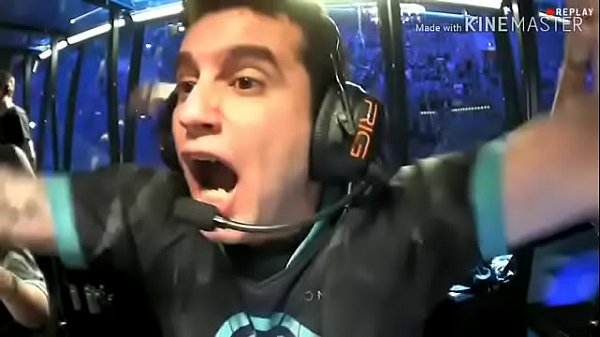 empurrando no_cu do atreus comsera que doeu