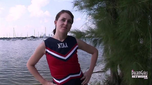 Short Skirt Gives Us Awesome No Panty Pussy Views thumbnail