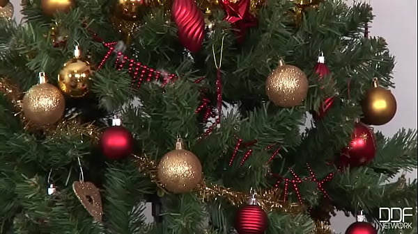 Nonton Penetration With Holiday Ornaments! thumbnail