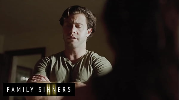 Play MP4 - Gorgeous &lpar;Silvia Saige&rpar; Wants A Divorce From Her Husband To Fuck Her Step Son Freely - Family Sinners