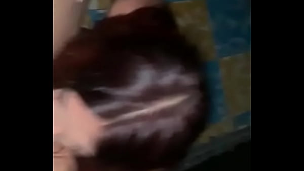 Play MP4 - Me la chupa en frente de sus amigos